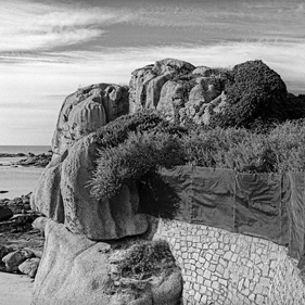 Die Bretagne: ein anderer Blick - un regard différent: Tregastel, Côte de Granit Rose - die Rosa Granit Küste. Die Côte de Granit Rose ist wegen ihrer vielfältigen Felsformationen eine der schönsten Gegenden der Bretagne.