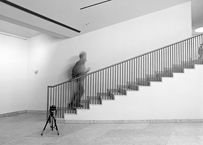 Körperbewegungen im Raum: „Das Bewegliche ist primär das Kunstwerk und der Mensch. Innerhalb von Architektur.” Hans Hollein (1934 - 2014)