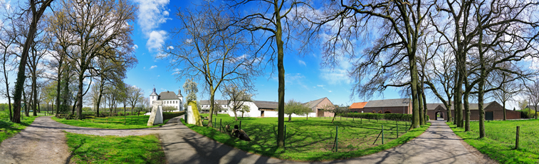 Der Niederrhein:Frühling – Panoramablick 180 Grad. orst - Haus Neersdonk. Panoramagröße: 186x56 cm / 300dpi