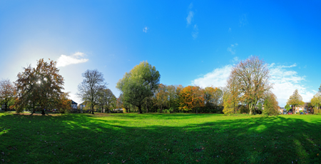 Der Niederrhein:Herbst – Panoramablick 180 Grad. Kempen: East Cambridgeshire Park. Panoramagröße: 115x58 cm / 300dpi