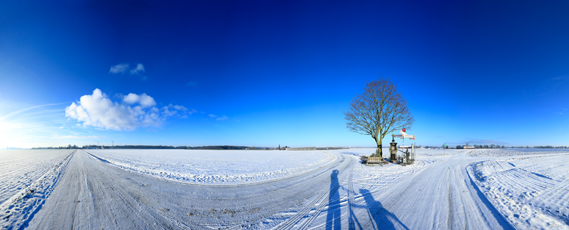Der Niederrhein: Winter – Panoramablick 180 Grad. Vorst: Der Gotthardus-Kreuzweg. Panoramagröße: 138x56 cm / 300dpi