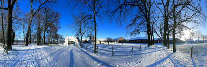 Der Niederrhein: Winter – Panoramablick 180 Grad. Haus Neersdonk bei Vorst. Panoramagröße: 154x55 cm / 300dpi