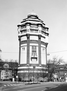 Der Wasserturm in Mönchengladbachwurde 1909 nach zweijähriger Bauzeit fertiggestellt und am 14. November 1909 eingeweiht.